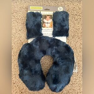 New Blankets & Beyond Baby Toddler Travel Pillow Seat Belt Covers Set Fuzzy Blue